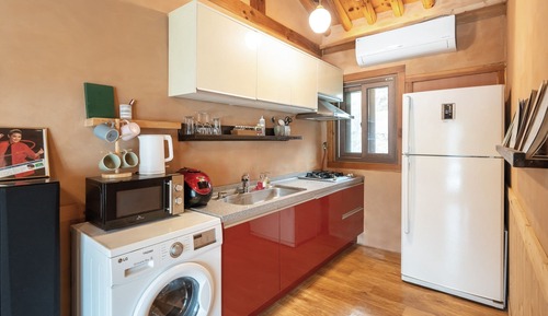 Basic Room, 1 Bedroom (Dog poop)