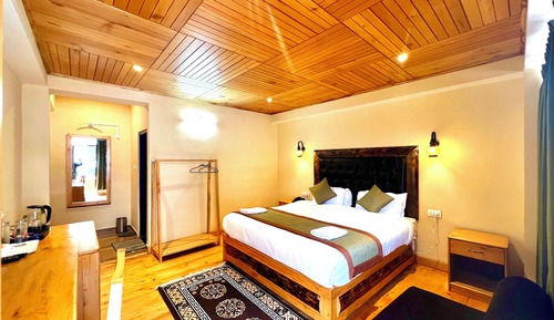 Premium Double Room, Balcony, Mountain View