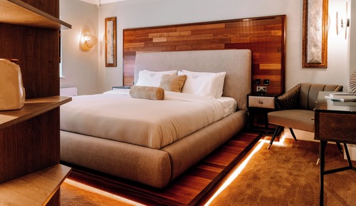 Suite, 1 King Bed, Private Bathroom, Courtyard View