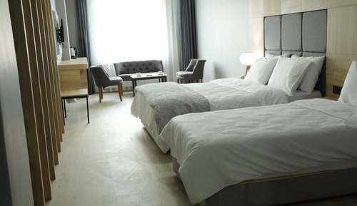 Junior Studio Suite
