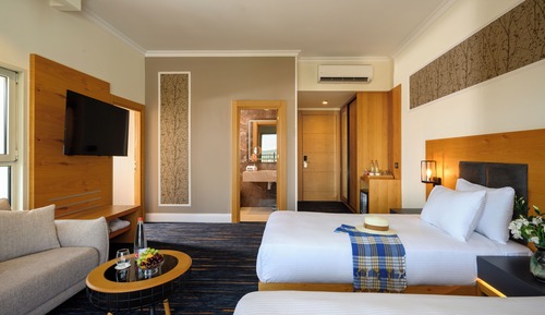 Family Suite, Balcony, Mountain View
