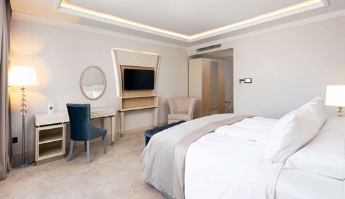 Deluxe Room, 1 King Bed