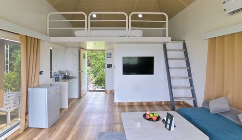 Deluxe Lake View Room with Balcony