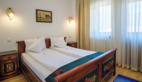 Classic Double Room, Balcony, Mountain View