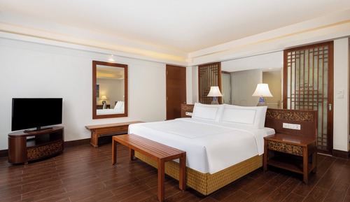 Swiss, Signature Room, 1 King Bed, Private Pool