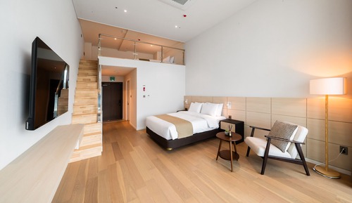 Premier Room
