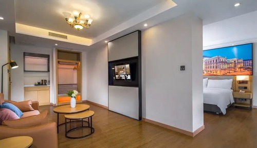 Executive Suite, City View