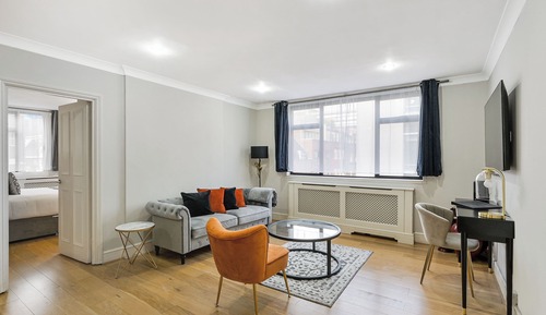 Deluxe Apartment