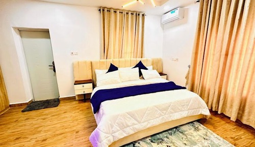 Comfort Room, Balcony, City View
