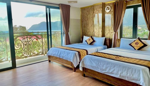 Basic Quadruple Room, City View