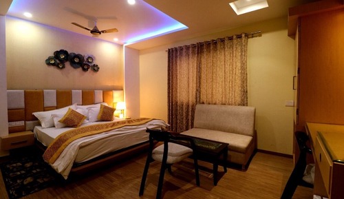 Suite, City View