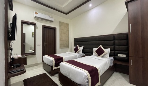 Standard Twin Room