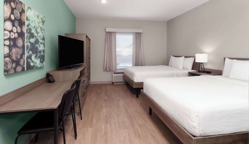 Suite, 2 Queen Beds (Dishwasher)