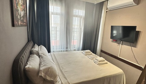 Comfort Room, City View