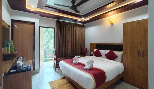 Superior Room, Balcony, Hill View