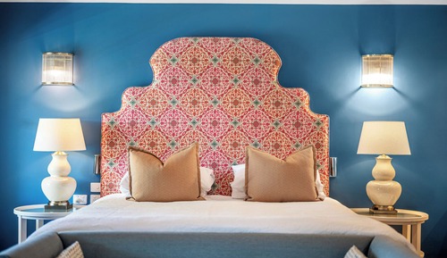 Signature Suite, 1 King Bed, Balcony, Garden View