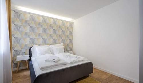 Deluxe Apartment, Courtyard View