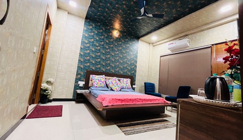 Comfort Room, Balcony, City View