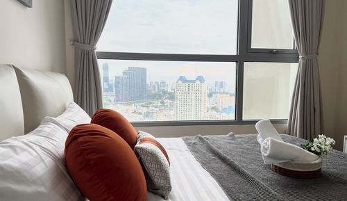 Luxury Apartment, 2 Bedrooms, Balcony, Park View