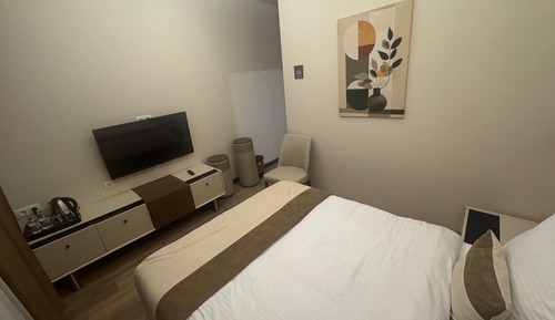 Economy Room