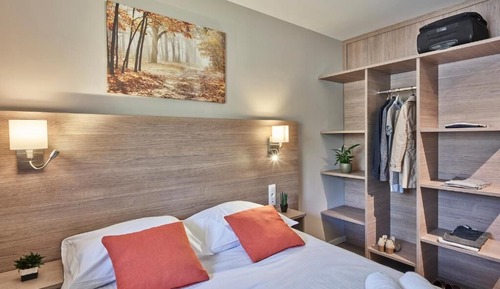 Deluxe Apartment, Balcony, Park View
