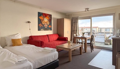 Standard Studio, Lakeside