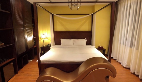 Superior Studio Suite, City View