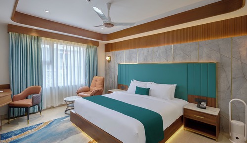 Senior Suite, 1 King Bed