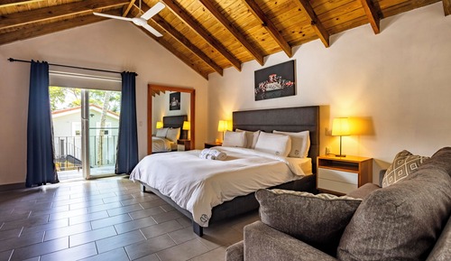 Luxury Villa, Multiple Bedrooms, Private Pool, Courtyard View