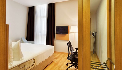 Room, 1 King Bed, Accessible