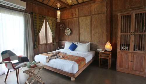 One-Bedroom Bungalow