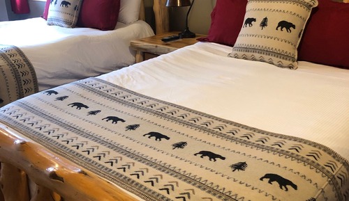 Classic Cabin, 2 Queen Beds