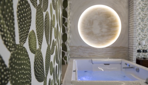 Comfort Suite, 2 Bedrooms, Jetted Tub