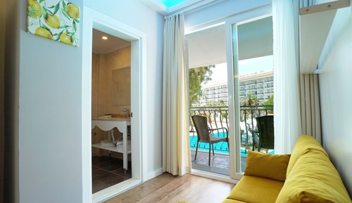 Lake Standard Room