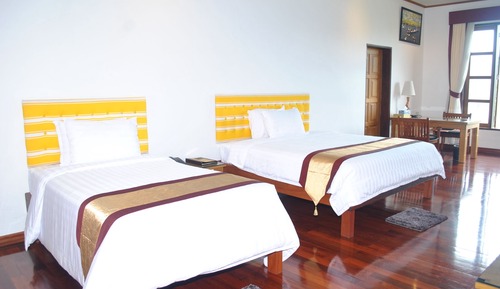 Suite (Luxury Suite Lower)