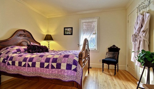 Standard Room, 1 Double Bed, Shared Bathroom