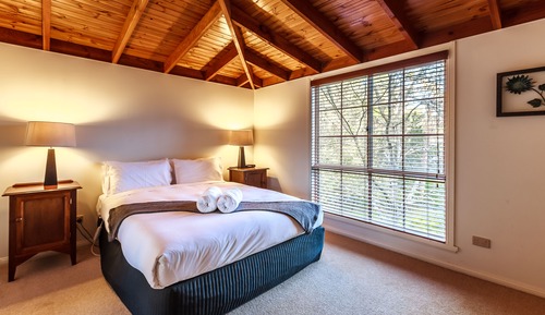 Luxury Cottage, 2 Bedrooms, Jetted Tub, Garden View