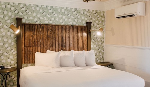Grand Suite, 1 King Bed with Sofa bed, Non Smoking, City View