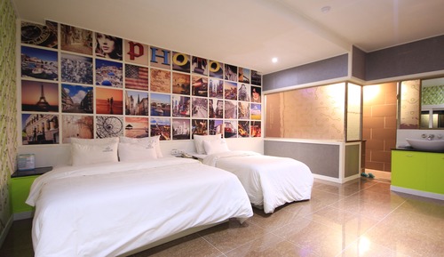 Twin Room (Base Occupancy is 2 pax, Extra Person Fee 10,000 KRW)