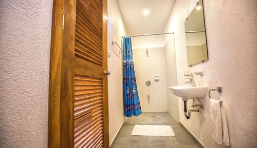 Economy Twin Room, Patio, Garden View
