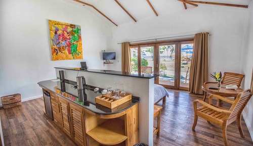 Suite, Pool View