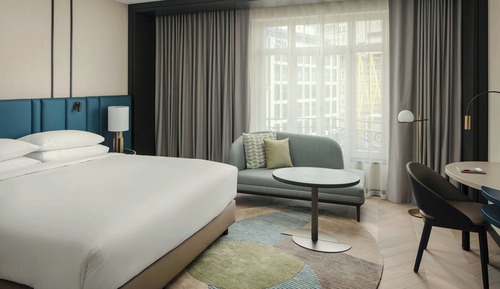 Grand Room, 1 King Bed