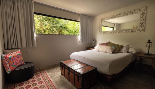 Standard Studio, 1 King Bed, Garden View