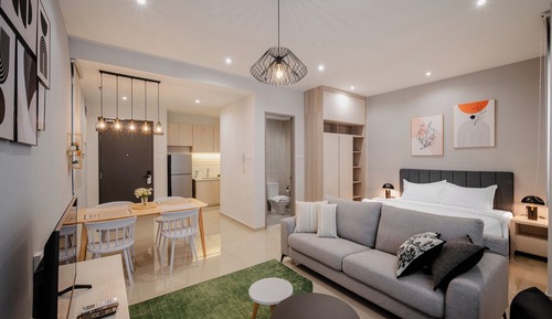 Studio, 1 King Bed, City View