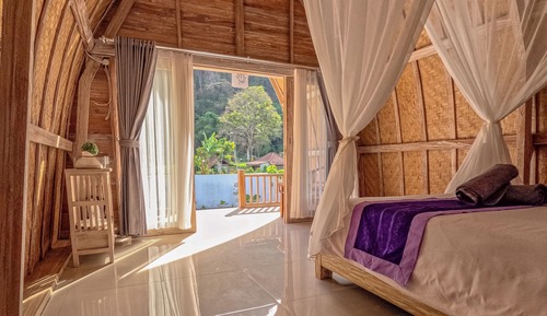 Deluxe Cabin, Pool View