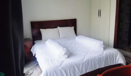 Basic Apartment, Balcony, City View