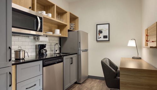 Room, 1 King Bed, Roll-in Shower (Mobility, Comms, Roll-In Shower)