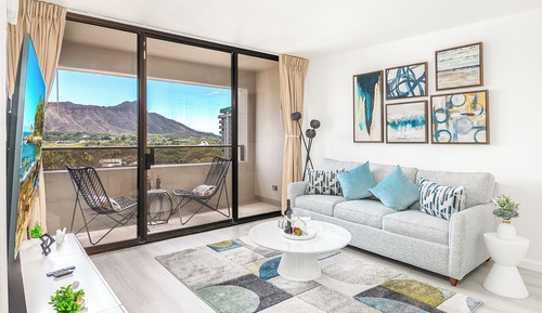 Design Condo, 2 Bedrooms, Balcony, Mountain View ( 0029)