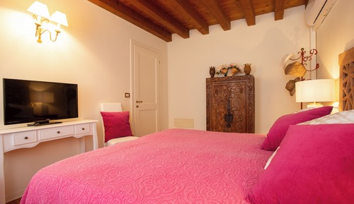 Suite, 2 Bedrooms, Hill View