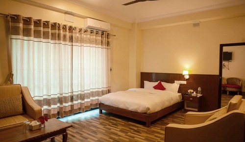 Couple A/C Room